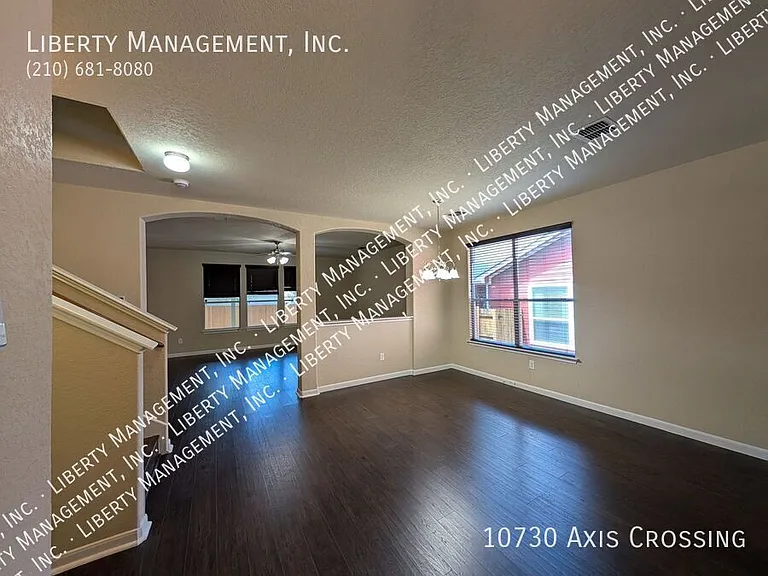 10730 Axis Xing — Photo 3
