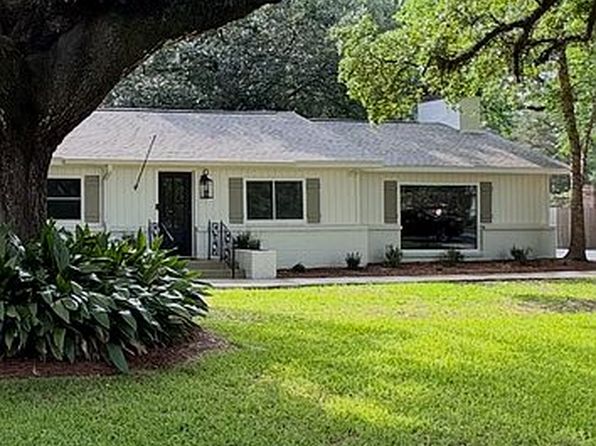 4413 Winding Way