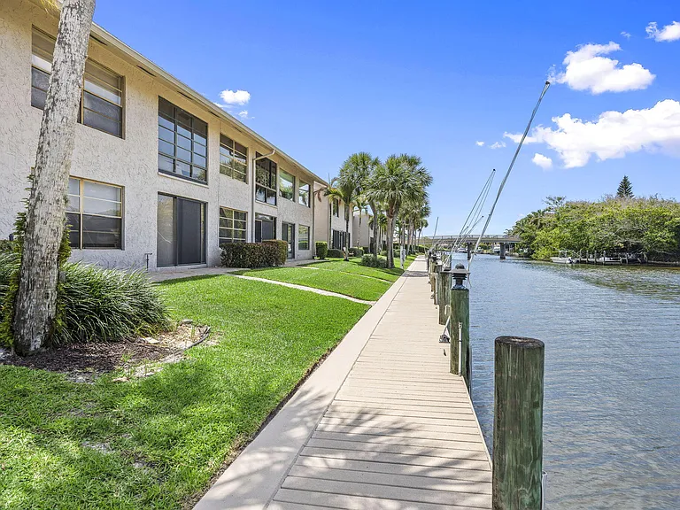 4189 SE Saint Lucie Blvd — Photo 36