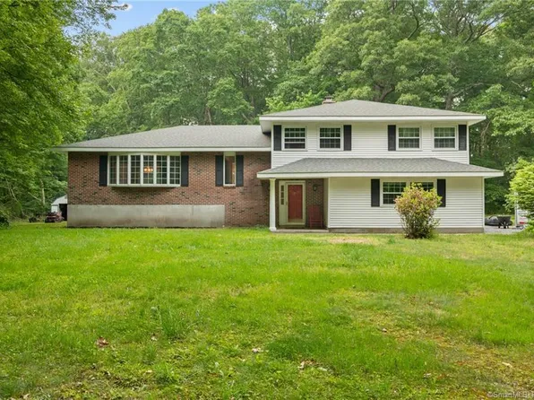 77 Dayton Road, Waterford, CT 06385