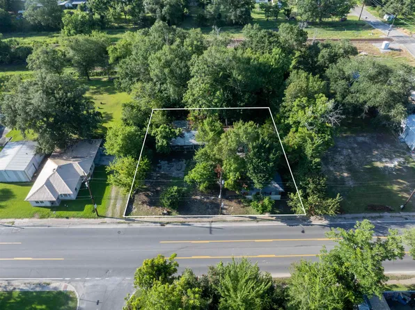 416 W Napoleon St, Sulphur, LA 70663