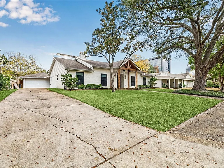 2127 Blue Willow Dr — Photo 1