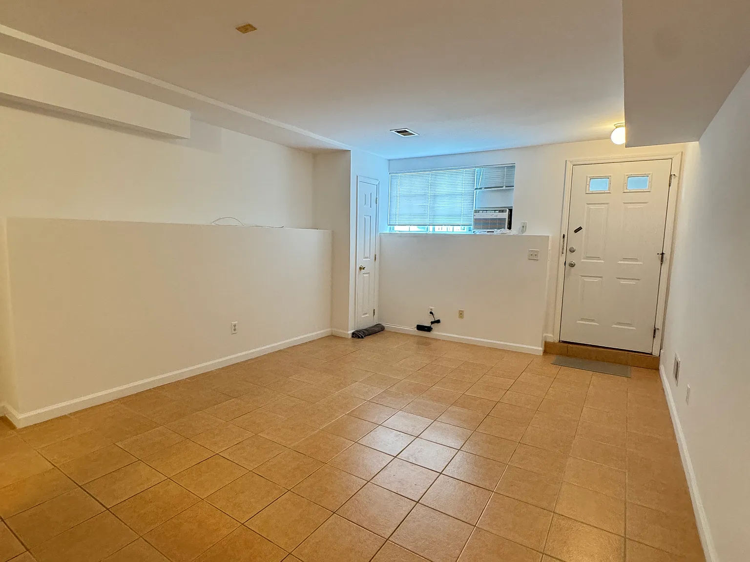 1 bed, 650 sqft, $1,800 — Photo 2