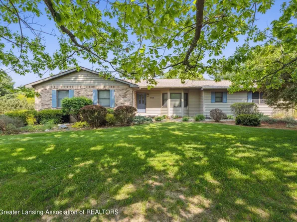 3348 Camino Del Sol Dr, Williamston, MI 48895