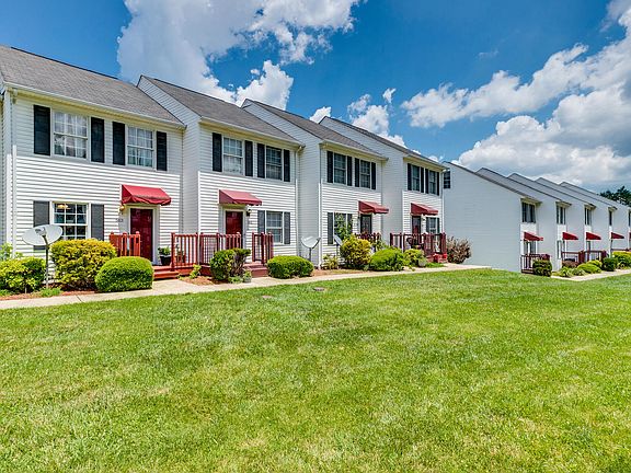 3rd image of 289 Beaverview Dr Unit 289