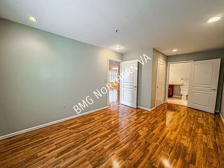 5565 Seminary Rd #404 — Photo 18