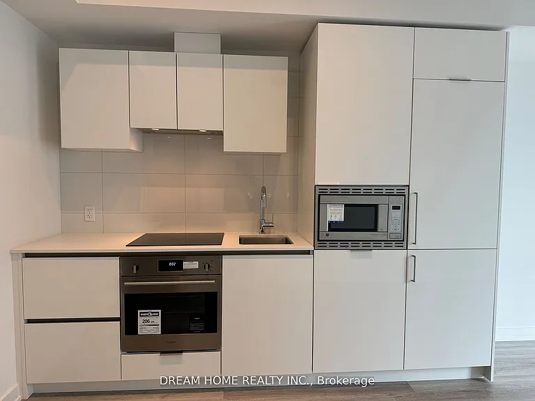 238 Simcoe St #1807 — Photo 4