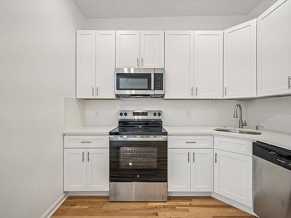 4th image of 1645 N Marshall St #3