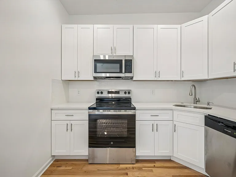 1645 N Marshall St #3 — Photo 4