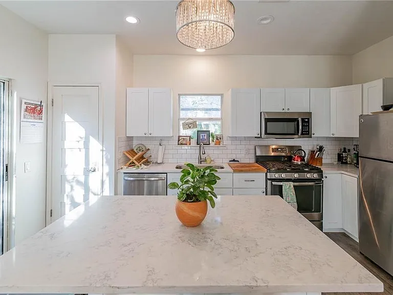 1198 E M Franklin Ave — Photo 12