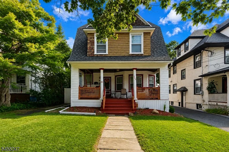 2 bed, 1.0 bath, 925 sqft, $2,800 — Photo 2