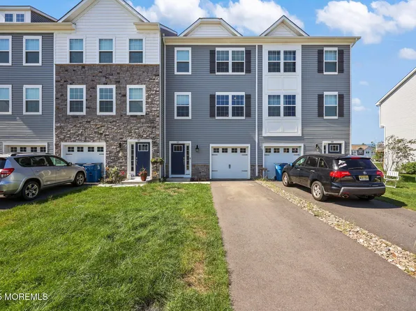 323 Mantoloking Drive, Jackson, NJ 08527