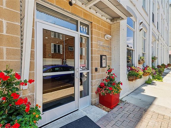 3rd image of 111 Harries St APT 306