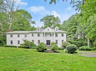 29 Pequot Ln, New Canaan, CT 06840