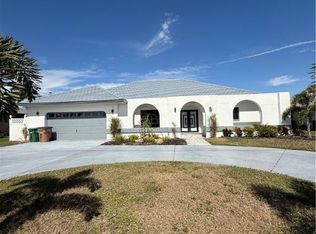 711 SE 33rd Ter, Cape Coral, FL 33904