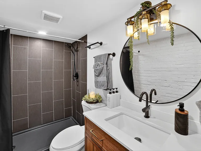 5728 Alder Way — Photo 3