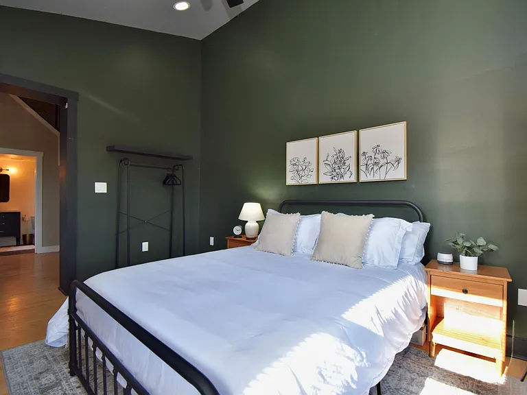 110 E 13th St #3 — Photo 12