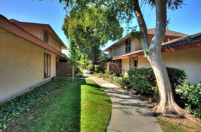1st image of 220 Red Oak Dr W APT G