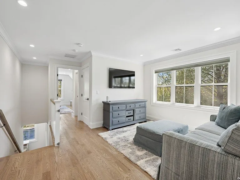 910 Glenn Rd — Photo 19