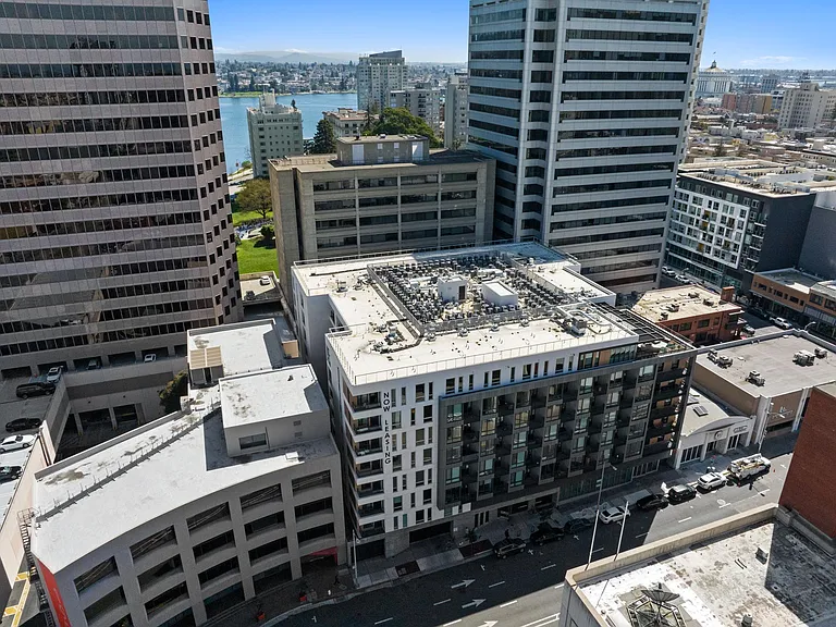 Residences at Lake Merritt — Photo 2