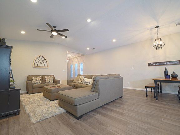 4th image of 2476 Zenith Ln Unit B