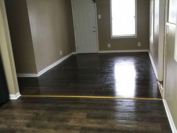 3rd image of 108 Amaryliss Ave