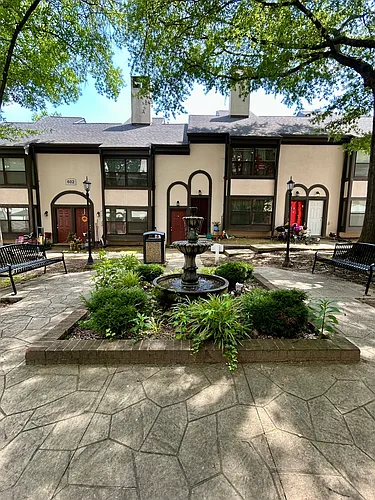 Ashton Square Apartments Photo 1