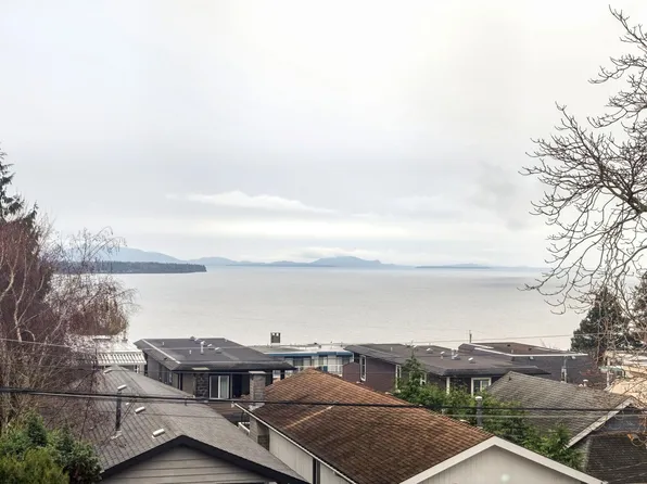 15176 Buena Vista Ave #204, White Rock, BC V4B 1Y3