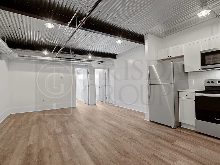 160 Southern Ave #7 — Photo 8