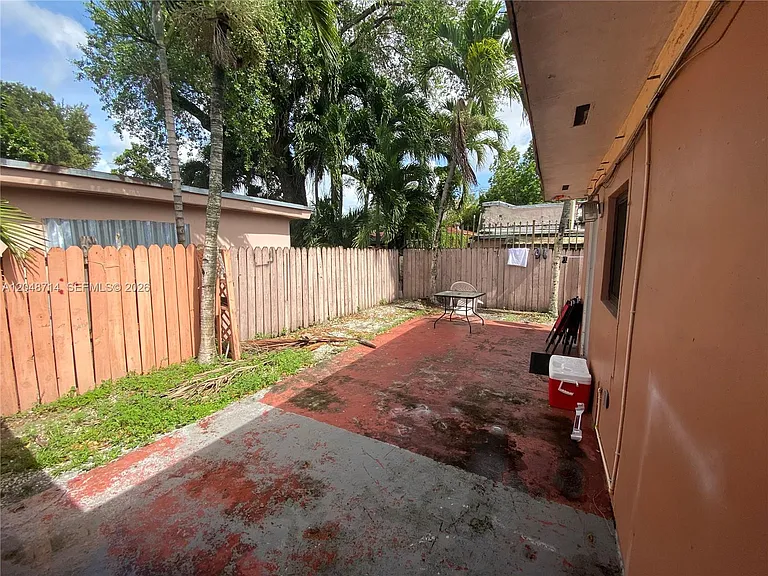 2460 NW 15th St #4 — Photo 24