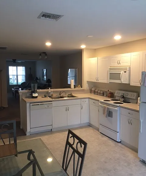 114 Park Pl — Photo 1