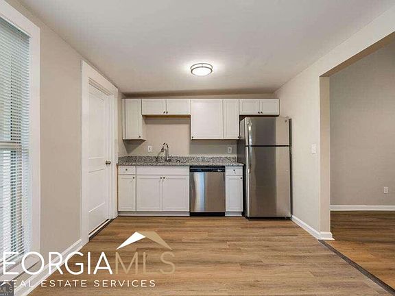 4th image of 13 Derrick St