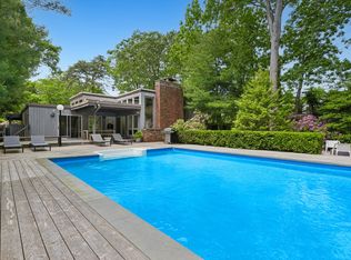 1A Beatrice Dr, Hampton Bays, NY 11946