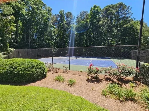 807 Woodcliff Dr, Sandy Springs, GA 30350