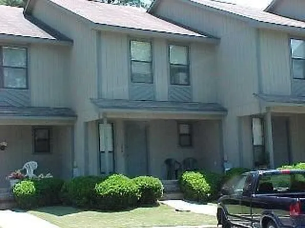 1208 N Forest Dr, Fayetteville, NC 28303