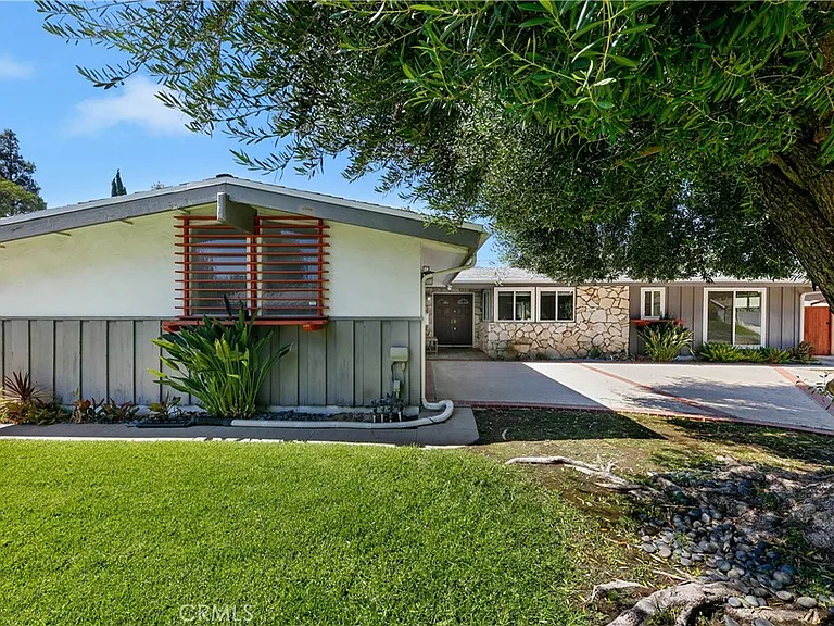 22951 Austin St — Photo 57