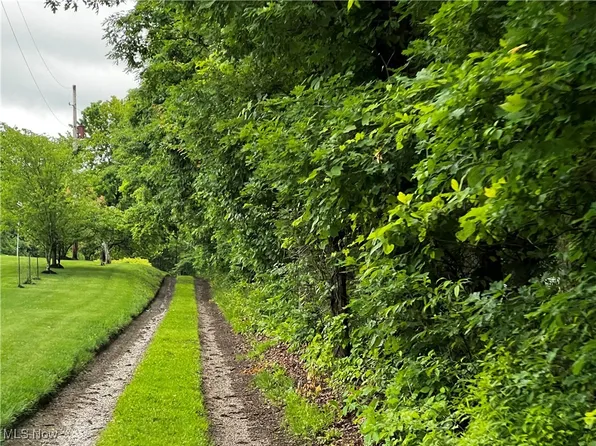 819 Midvale Mine Rd SE, Dennison, OH 44621