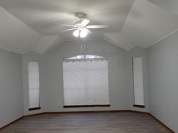 4th image of 13204 Willowcrest Ln