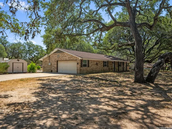 120 live oak, Pleasanton, TX 78064