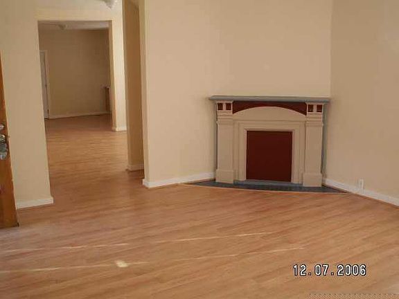 2nd image of 1541 S Spruce St
