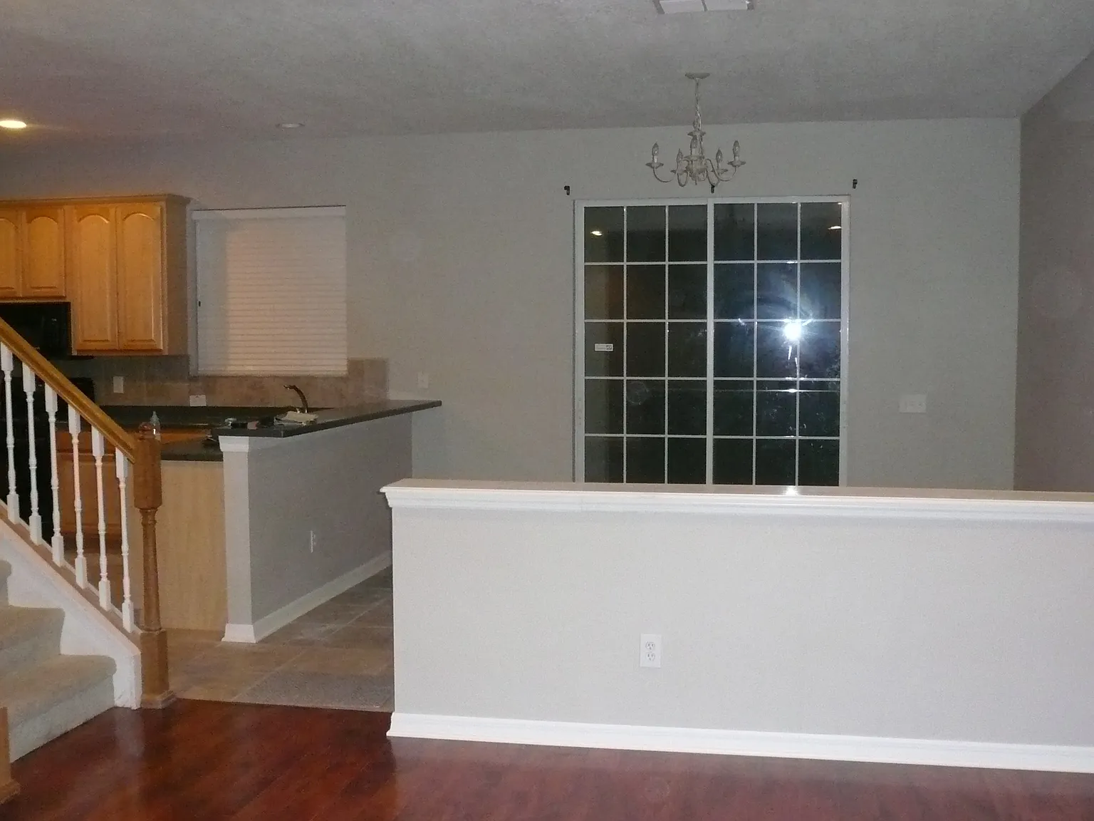 3 bed, 2.5 bath, 2100 sqft, $2,500 — Photo 4