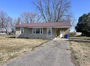 426 N Ezell St, Sharon, TN 38255