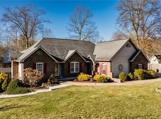 507 Windsor Dr, Mineral Wells, WV 26150