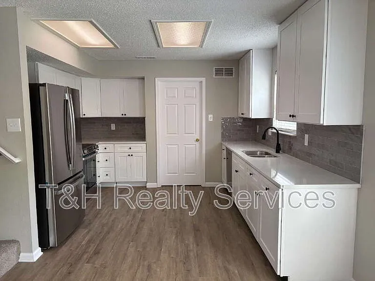 14928 Drayton Dr — Photo 9