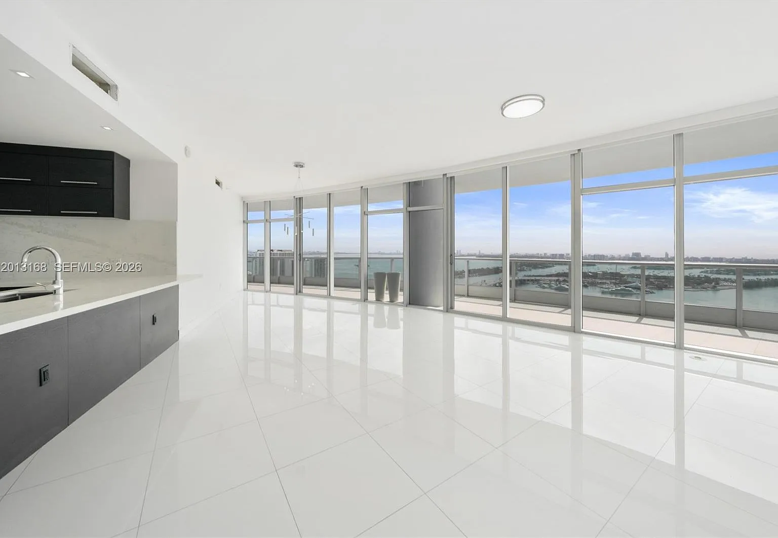 900 Biscayne Bay Condo — Photo 3