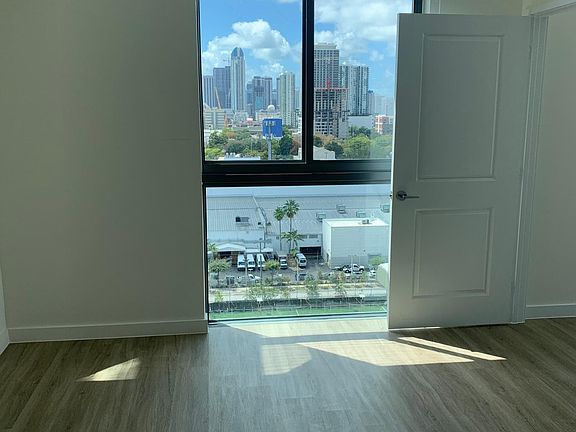3rd image of 2222 NE 2nd Ave #912