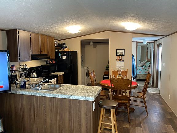 3rd image of 173 Wedgewood Dr