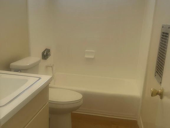 3rd image of 830 Austin Ave #D380eeb89