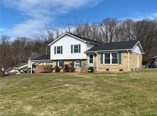 4000 Whitfield Rd, Winston Salem, NC 27105