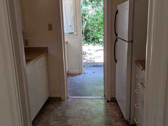 5th image of 824 Cypress Ave